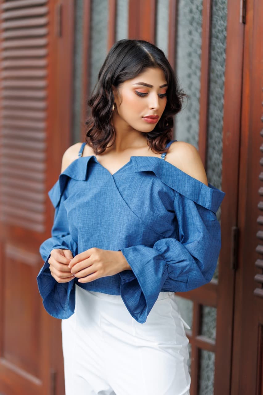Blue Strap Off-shoulder Top 3